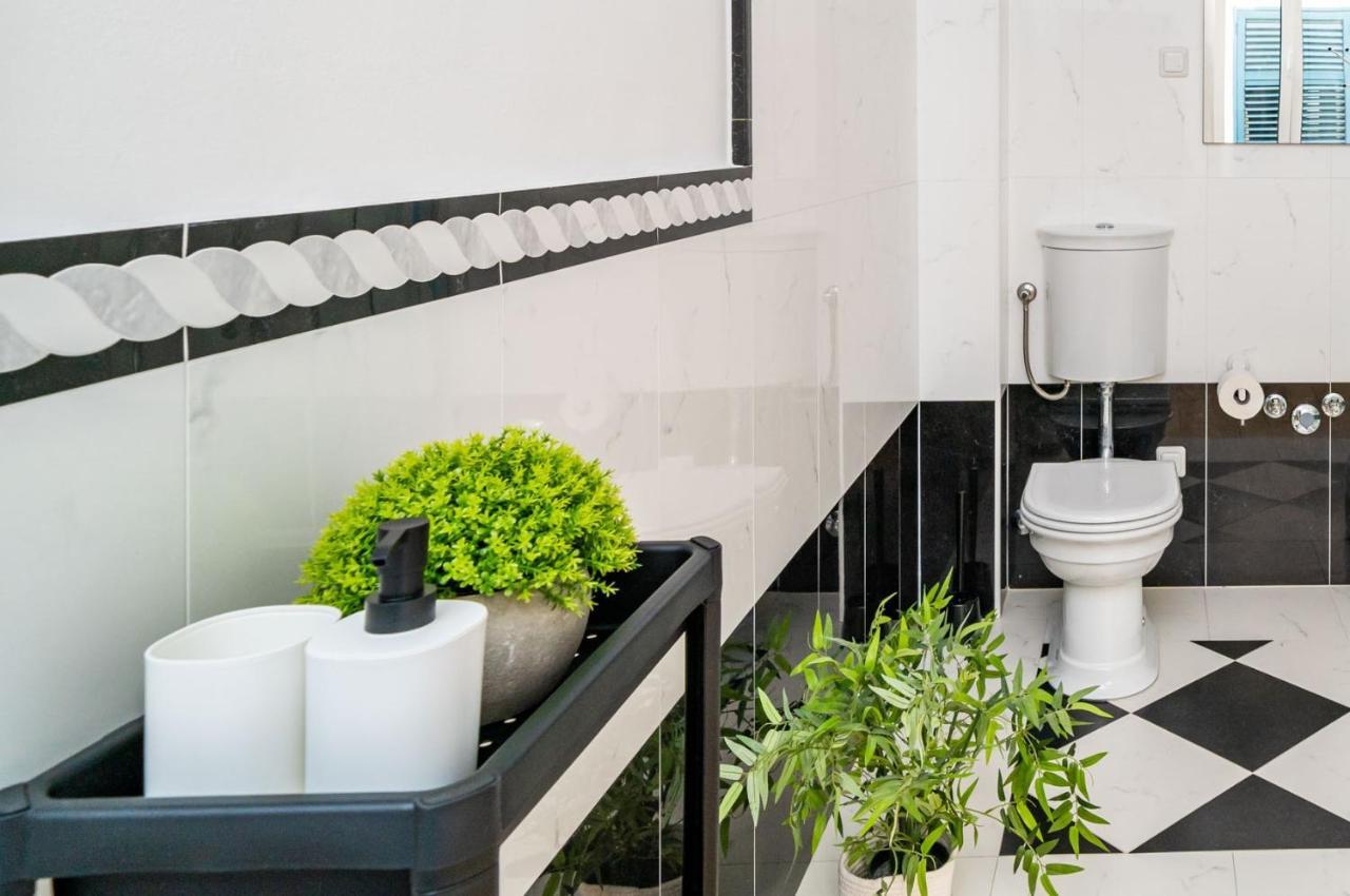 Laus Ii, Lovely Apartment In Old Town Дубровник Екстериор снимка