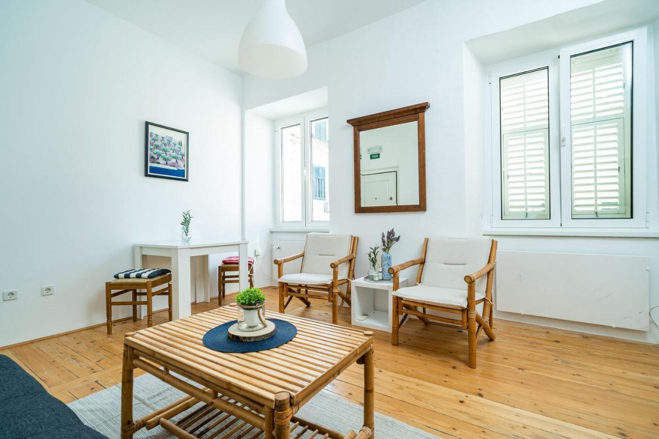 Laus Ii, Lovely Apartment In Old Town Дубровник Екстериор снимка